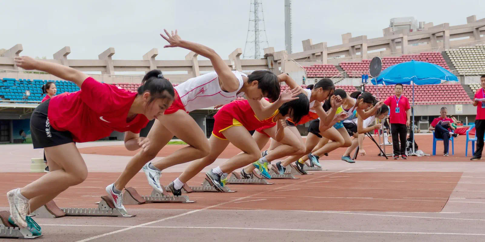 网球拍小拍面适合单反吗_
